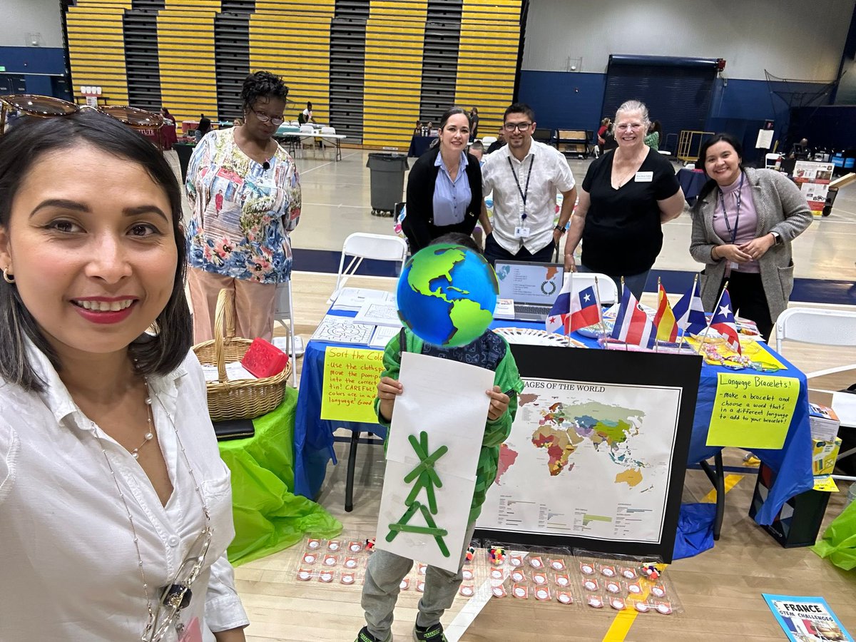 World Languages participated at the STEAM C Night Carnival to promote languages and Sciences. A special event to reunite with lots of colleagues from @DanvilleVASch and <a href="/ParticipateLrng/">Participate Learning</a> #UnitingOurWorld