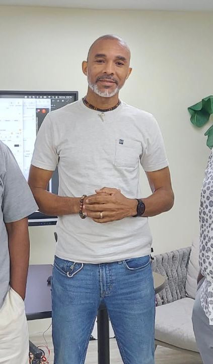 abstvradio's tweet image. Congratulations to Arthur "Larry" Bird - TEAM ABS' Employee of the Quarter!
#TeamABS #EmployeeAwards #EmployeeAppreciation #EmployeeOfTheQuarter