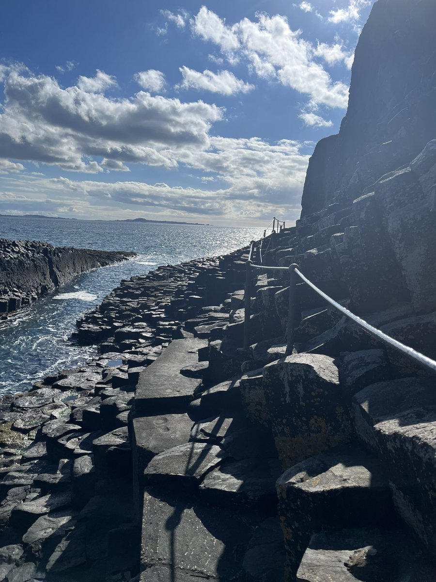 If you get the chance to visit #Staffa do, it’s spectacular. 

We didn’t see any puffins but Fingal’s Cave and the basalt columns are almost otherworldly. 

Really happy to have had such beautiful weather and to get to Fionnphort in my EV. 

#visitMull