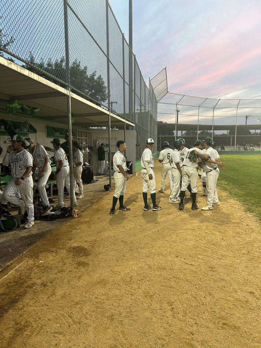 CoachHove's tweet photo. Great night for some baseball!!! @JFK_Athletics1 baseball team beat Memorial 13-0!!! @alolivarez @bbenavides35 https://t.co/no4sWzSBA9