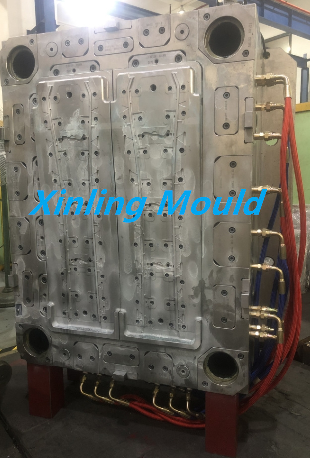 ZhaoLynette's tweet photo. Today I'd like to share a big mould with you. It is for automotive parts.
Do you know which part it is? 🤔

#plasticinjectionmold
#injectionmolding
#automotiveparts
#Interiors 
#exteriors https://t.co/FhAipHJoxF