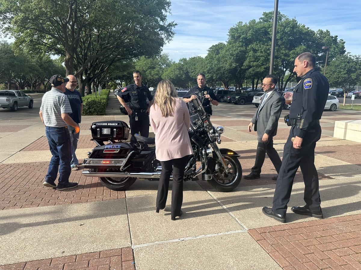 fbpdtx's tweet photo. We are SO proud to show the world FBPD’s newest policing and traffic enforcement additions! 🏍️

Our shiny and new Harley Davidson motorcycles FINALLY arrived, and let me tell you—everyone, including Council, is super excited to add these to our fleet!

#farmersbranch #motorcycles https://t.co/ix4lwe8ZV1