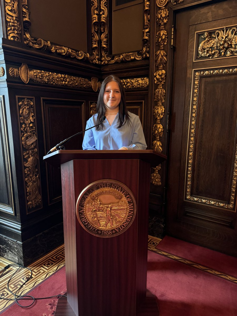 Kristin Robbins tweet media