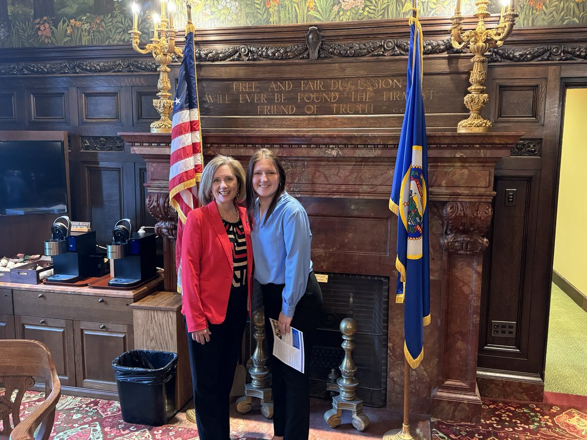 Kristin Robbins tweet media