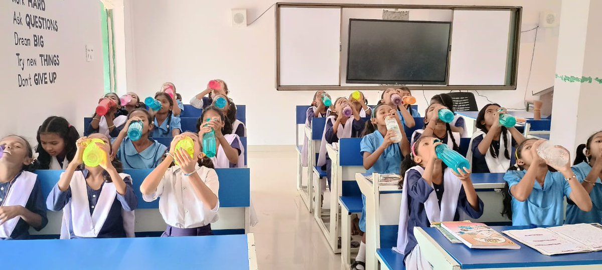 DM_Rayagada's tweet photo. Glimpses of Drink breaks across the schools of Rayagada District. #Measures are taken to prevent heat exhaustion and heatstoke during hot weather.
#heatwavemanagement
#StaySafe
@IPR_Odisha 
@SRC_Odisha https://t.co/KT5QbkyhNv