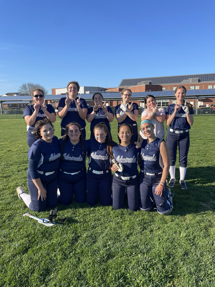 hhrssoftball's tweet photo. First W of the season for the Admirals. The bats were hot and the defense was focused. Maddie was the anchor on defense for filling in at second and making 4 big plays. Adriana was the offense rower going 3-4 with a double and 3 rbis! #Wnumber1 #runs #defense #needmorewantmore https://t.co/MjtrC595uA