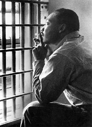 #OTD 1963: While jailed in Birmingham, Rev. #MartinLutherKingJr  penned a letter defending the strategy of nonviolent resistance to racism to clergymen who thought his activities were 'unwise and untimely,' africa.upenn.edu/Articles_Gen/L… #LetterFromABirminghamJail #MLK