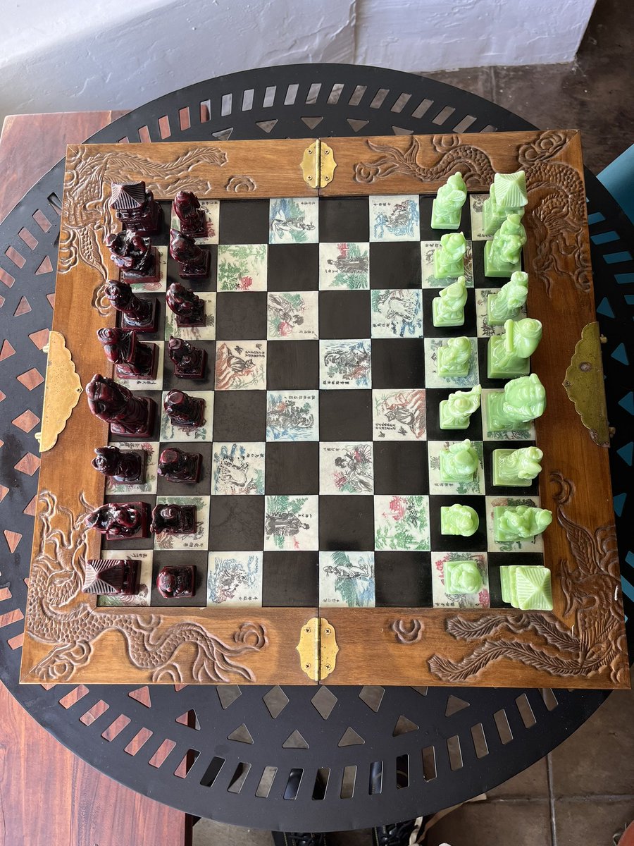 FamousUnknown's tweet photo. GHETTO FIANCHETTO https://t.co/wz64a5BNHR