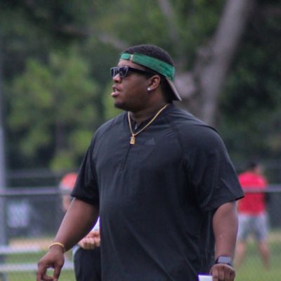 YouLoveChuck's tweet photo. #NewProfilePic https://t.co/6Hf5Iij7pk