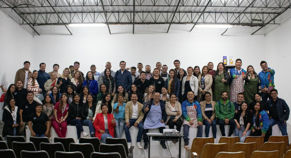RedEmprendeNar's tweet photo. Así celebramos el #DiaMundialdelEmprendimiento con nuestro evento #CocinadeOportunidadesmás más de 60 emprendedores disfrutaron de aprendizaje, conexiones y oportunidades para crecer.  Gracias a todos por hacerlo posible🤝 #Emprendimiento https://t.co/DFUzWyuxfu
