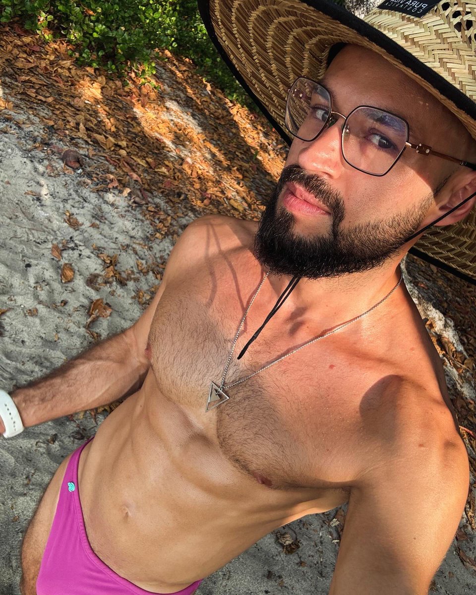 MejiaLidier's tweet photo. Enjoying some colorful beach days 🔥 https://t.co/kzdR6yzCXs