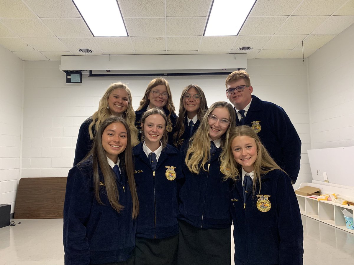 HollidayFFA's tweet photo. 🌟Wichita District Convention🌟

Congratulations to our students who made today successful! 

🌀Voting Delegates: Caitlin, Addie, Presley, &amp; Kendall 

🌀Area Officer Candidate: Jaci S. 

🌀Retiring District Officers: Cate &amp; Jaci 

🌀Newest District Officers: Valerie &amp; Trent https://t.co/JUfIeYrkqg