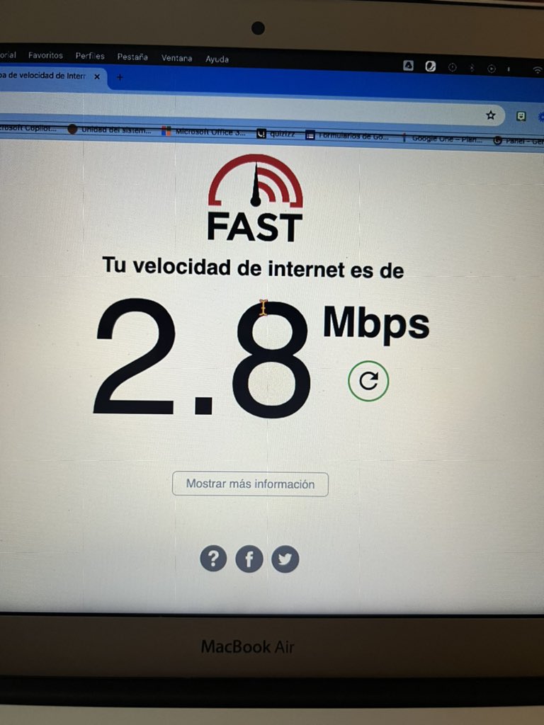 mayorkynnay's tweet photo. @Telmex @carlosslim pago 80 megas de internet! Esto me está llegando desde una semana!!! Cuando o cómo metemos fibra óptica ?? Servicio pésimo , que pueden hacer para solucionar esto… https://t.co/ahdZTMPdcn