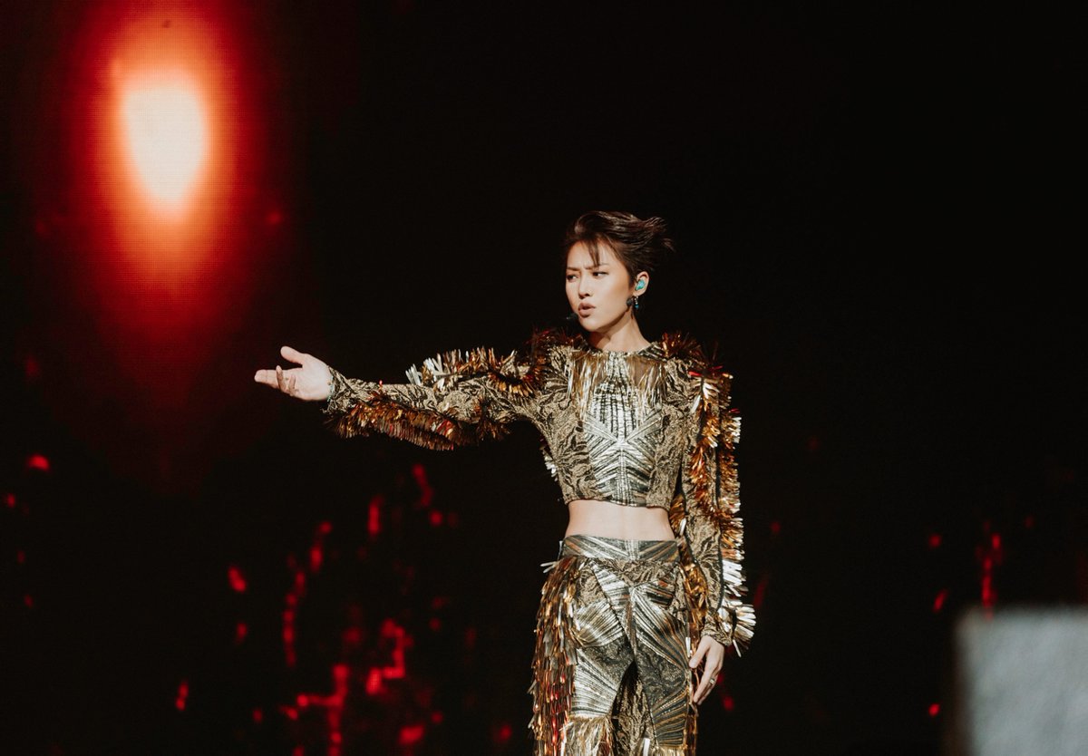 88rising's tweet image. XIN LIU
🅡🅔🅐🅛🅘🅣🅨

Coming this Friday, April 19th  
Midnight Everywhere
🩵

@XinLiulyx0420