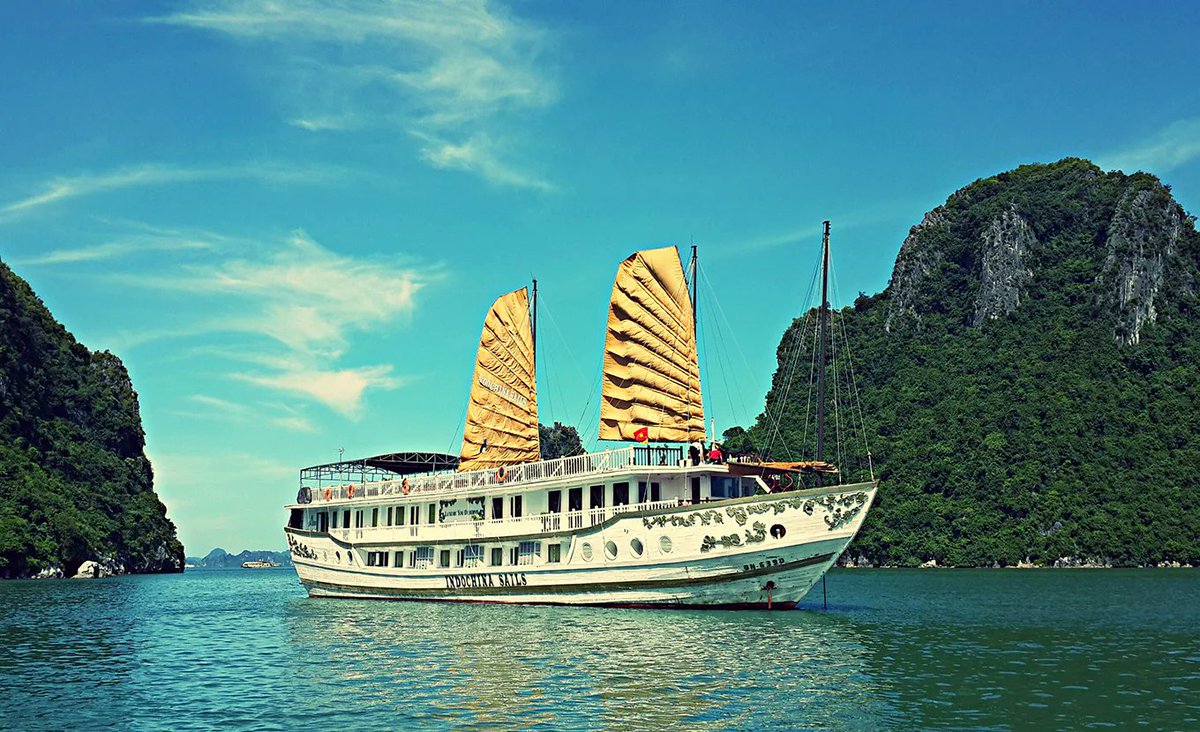 Indochina Sails Premium - Halong Bay 2 Days 1 Night
Enjoy a 2 days and 1 night in Halong Bay to experience the stunning emerald sea with thousands of lime-stone mountains.
#tour #privatetour #customized #familytravel #vietnamtravelprice, #vietnamtourprice
vietnamtravelprice.com/en/vietnam-tou…
