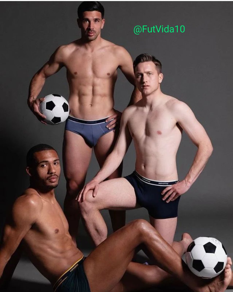 FutVida10's tweet photo. De quem é a cueca mais bonita: do argentino Giovanni Simeone, polonês Piotr Zieliński ou do brasileiro Juan Jesus?
🇦🇷🇦🇷🇵🇱🇵🇱🇧🇷🇧🇷
#Futebol #Argentino #Argentina #Napoli #GiovanniSimeoneFV #SimeoneFV #Cueca #Polonia #Polones #PiotrZieliński #Zielinski #Brotheragem #JuanJesusFV https://t.co/b6GfZgGlCm