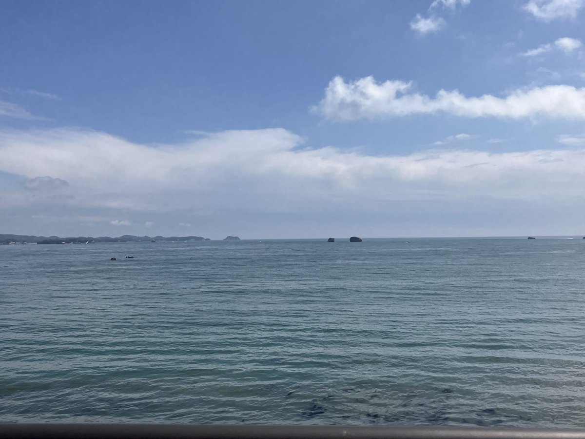 気持ちがクリアになったので一人で海周辺をドライブしてます😊