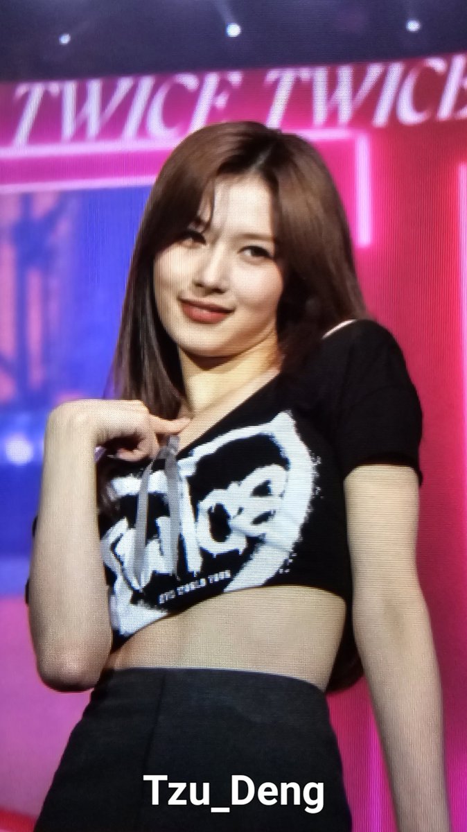 whoreforjihyo tweet picture