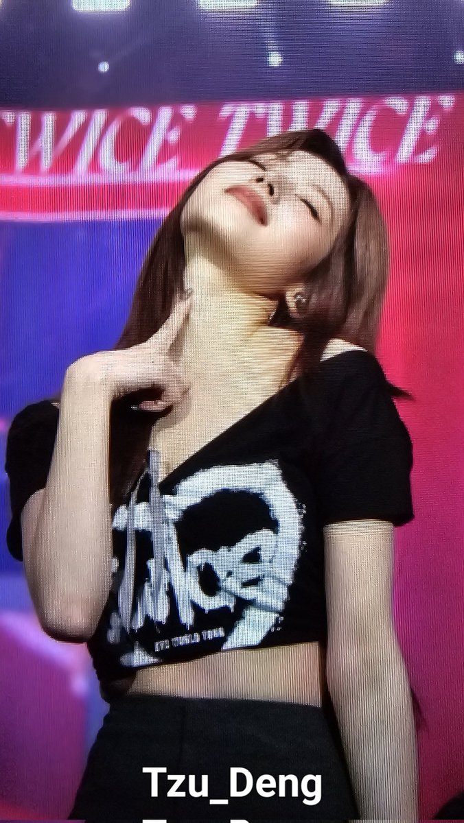 whoreforjihyo tweet picture