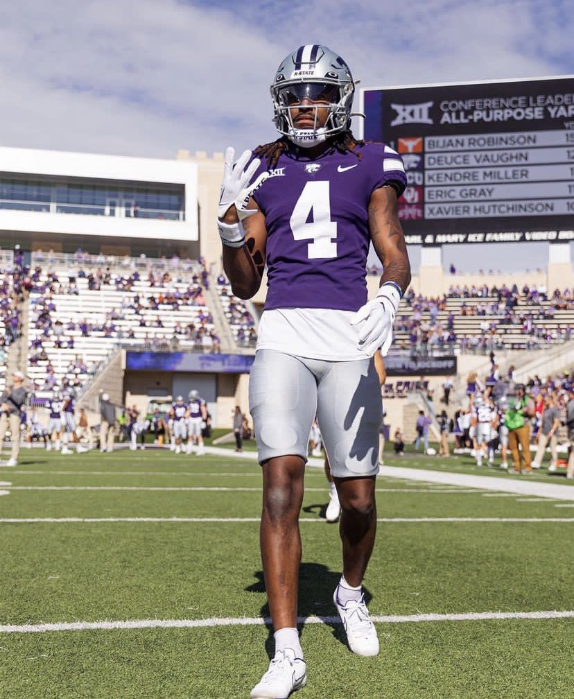 After a great conversation with @Coach_Middleton I’m blessed to have received an offer from Kansas State University 🔥 @LancasterFBwebo @TheCoachPaul7 @KWhitley20