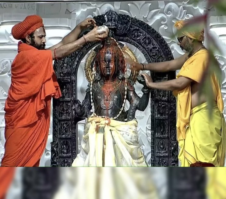 ArvindSinghUp's tweet photo. रामनवमी के शुभ अवसर पर सारे जहां के मालिक भगवान श्री रामलला को पंचामृत से स्नान कराया गया…

जय जय श्री राम      जय जय श्री राम https://t.co/No3JMaGqxe