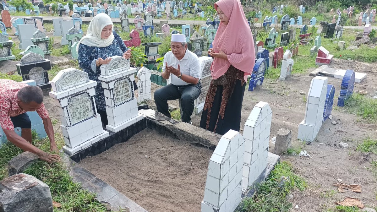 Lebaran IdulFitri & Ziarah di Kota Pariaman,Padang...( Smg Allah swt kasih Berkah dlm Siraturahmi)