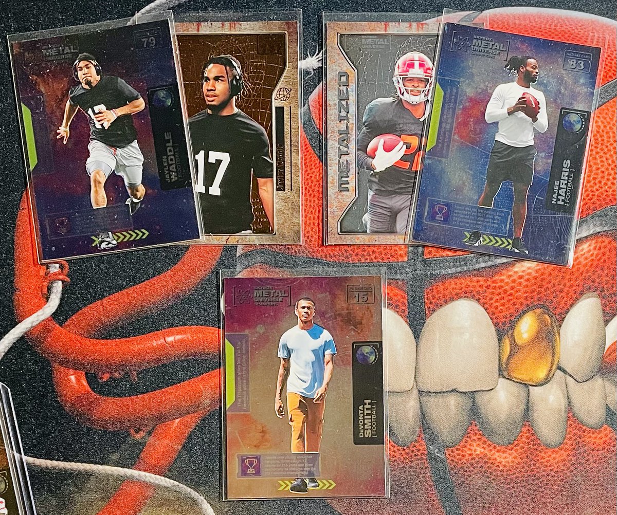 wileycollects's tweet photo. Stack for $2‼️

Bama boys 💪🏻

$1 PWE (1 Max) $4 BMWT 

@ILOVECOLLECTIN1 @HobbyRetweet_ @stokesboyscards @DirtyWorldRT @CardsMotor @SleepyCards_BST  @CodiDaReposter https://t.co/U4ZrVjUVT2
