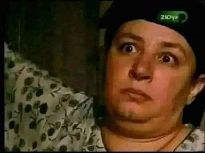 thdyaty's tweet photo. لما أجيب كوبايه مياه للضيف من غير صينيه 
_ماما : https://t.co/v2UlbndCia