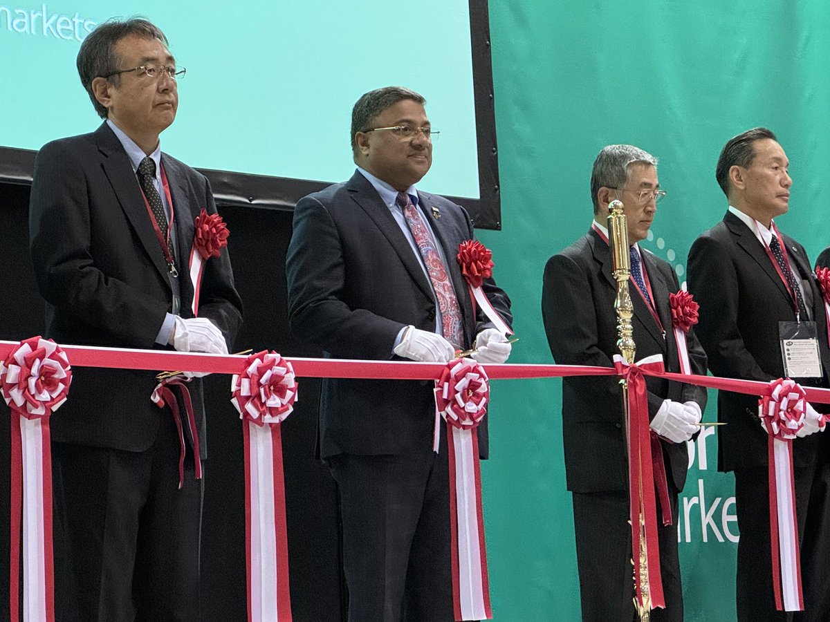 Pharmexcil's tweet photo. Director General-Uday Bhaskar has pleasure of joining  Opening Ceremony #CPhI-JAPAN along with Ambassador of India -H.E. Sibi George, &amp; officials from MHLW-🇯🇵, #FPMA #JPMA #JPTA. https://t.co/3ITzMlY8jc