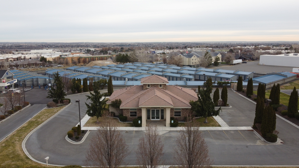 8108 W. Grandridge is located in the heart of the professional district of West Kennewick. This area is surrounded by well-established financial and medical users. This building is move-in ready and features open space along with private offices. MLS 273907 #SVNDifference