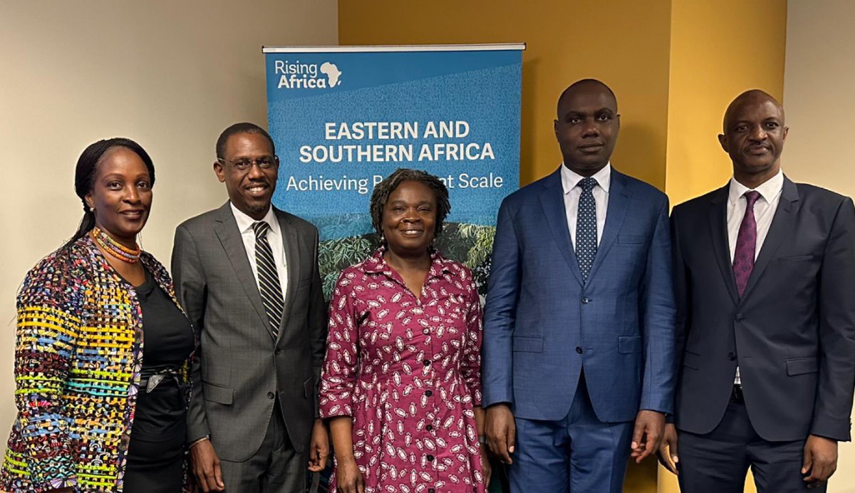 Today @IMFNews-@WorldBank Spring Meetings engaged with Victoria Kwakwa, WB Regional VP President Eastern and Southern Africa, @MoFPED's Hon. Min. Musasizi, PS/ST Ggoobi, and Cabinet Member Hon. AG Kiryowa Kiwanuka. @henrymusasizi1 @rggoobi @UgaEmbaWashDC @UgandaMFA @KiryowaKk