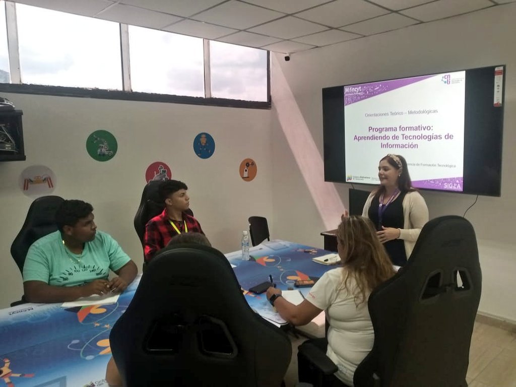 #16Abr | El CNTI formó a 12 nuevos facilitadores tecnológicos para el Programa Nacional Semilleros Científicos, una iniciativa del <a href="/Mincyt_VE/">Ministerio del P. P para Ciencia y Tecnología</a> para la promoción de la educación científica y tecnológica en el país.

Más info:
acortar.link/MNQQ0o