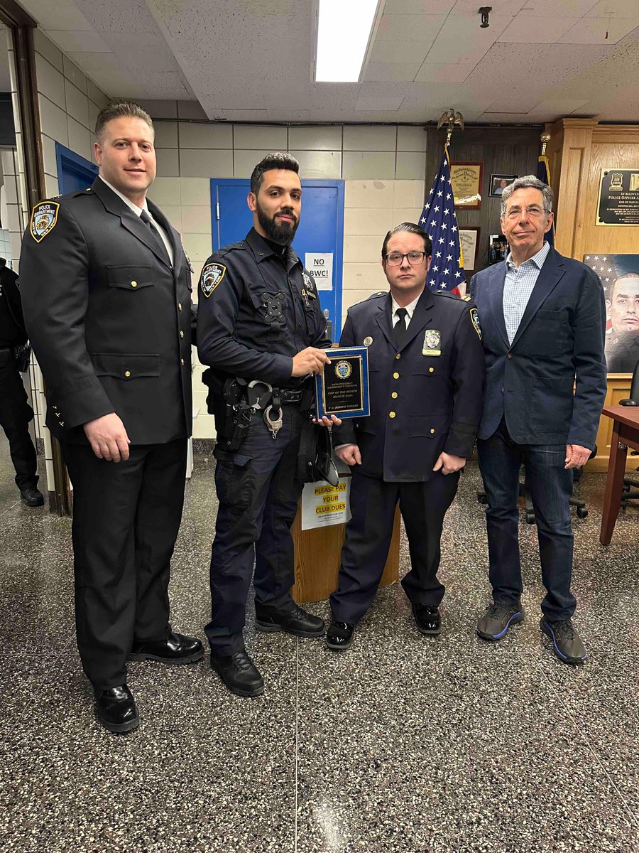 The Community Council awarded Officers Torres and Mohsin Cop of the Month at tonight’s meeting. Job well done for keeping our straphangers safe. And thanks to everyone for showing up at our stationhouse for the new meeting location.