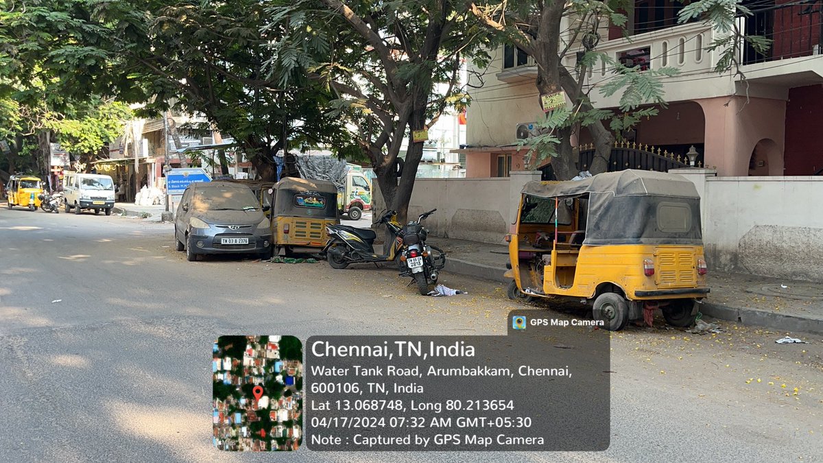 bawesme's tweet image. MMDA colony's long-standing issue with abandoned vehicles persists. Why no action from @ChennaiTraffic yet? #AddressTheProblem #Chennai 
 @CMOTamilnadu @mkstalin @padmajaTOI @omjasvinTOI @timesofindia