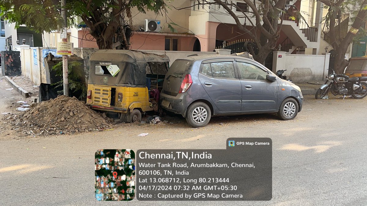 bawesme's tweet image. MMDA colony's long-standing issue with abandoned vehicles persists. Why no action from @ChennaiTraffic yet? #AddressTheProblem #Chennai 
 @CMOTamilnadu @mkstalin @padmajaTOI @omjasvinTOI @timesofindia