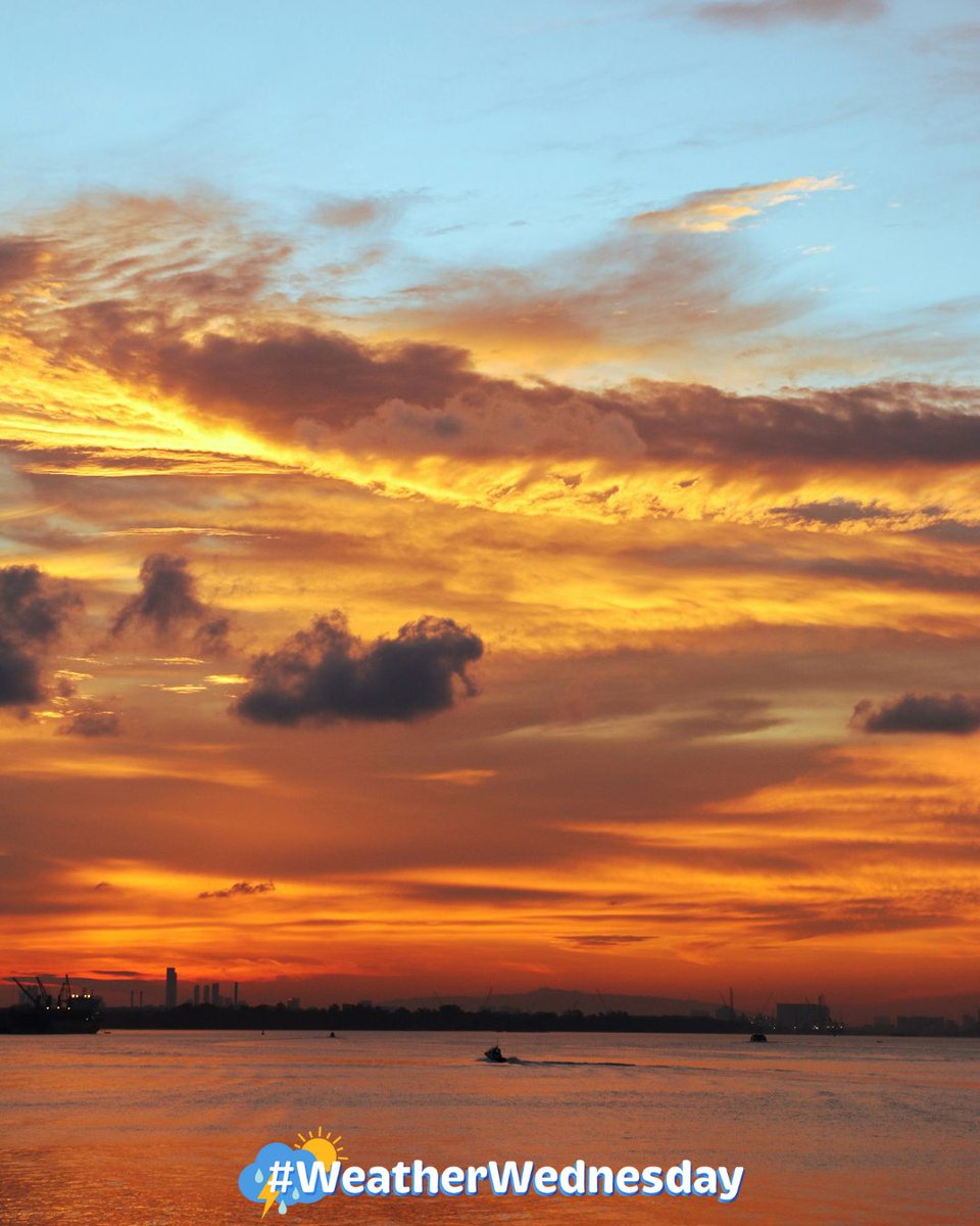 🎨 #WeatherWednesday brought us a symphony of oranges and reds reflecting off the water. Have you seen a sky this alive? Add yours below!