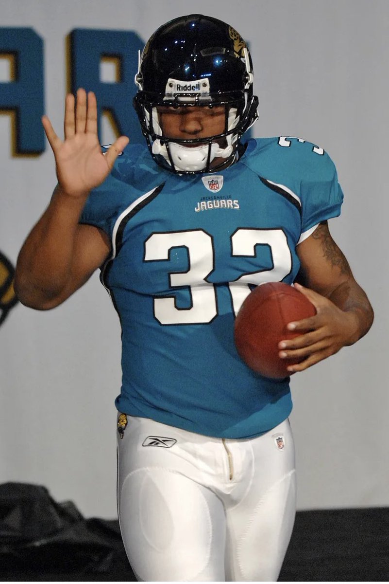 UniformUpdate's tweet photo. Jaguars 🐆 

Jaguars have had some interesting uniforms through the years. But their original uniforms in my opinion are superior to the rest. 

For alternates have the classic black. The teal alternates I showed I only did it for the helmets, those teal coloring helmets were 🔥 https://t.co/yC4wzCY2k5