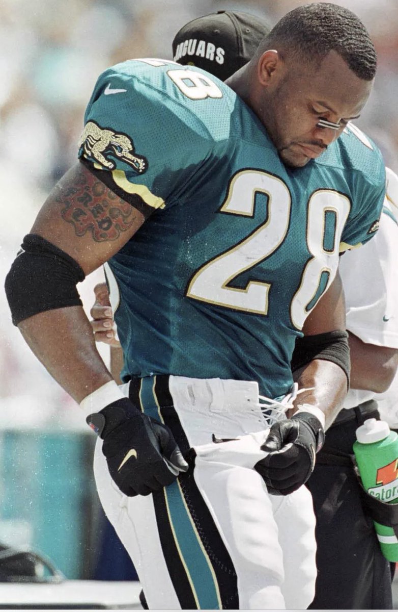 UniformUpdate's tweet photo. Jaguars 🐆 

Jaguars have had some interesting uniforms through the years. But their original uniforms in my opinion are superior to the rest. 

For alternates have the classic black. The teal alternates I showed I only did it for the helmets, those teal coloring helmets were 🔥 https://t.co/yC4wzCY2k5