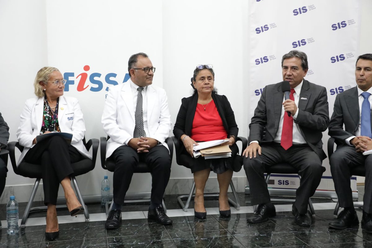 El viceministro Ciro Mestas, en representación del ministro @cvasquezsanchez, clausuró la III Conferencia Internacional 'El futuro del alto costo de la salud en el Perú y el contexto sudamericano', organizada por IAFAS FISSAL en la Escuela Nacional de Salud Pública, donde…