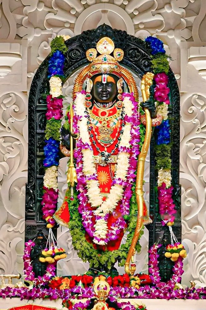 Prashant1_lv1's tweet photo. मर्यादा पुरुषोत्तम भगवान श्रीराम के जन्मोत्सव #रामनवमी की हार्दिक शुभकामनाएं..☀🙏
#JaiShreeRam #RamNavami https://t.co/WwJcyhuHqS