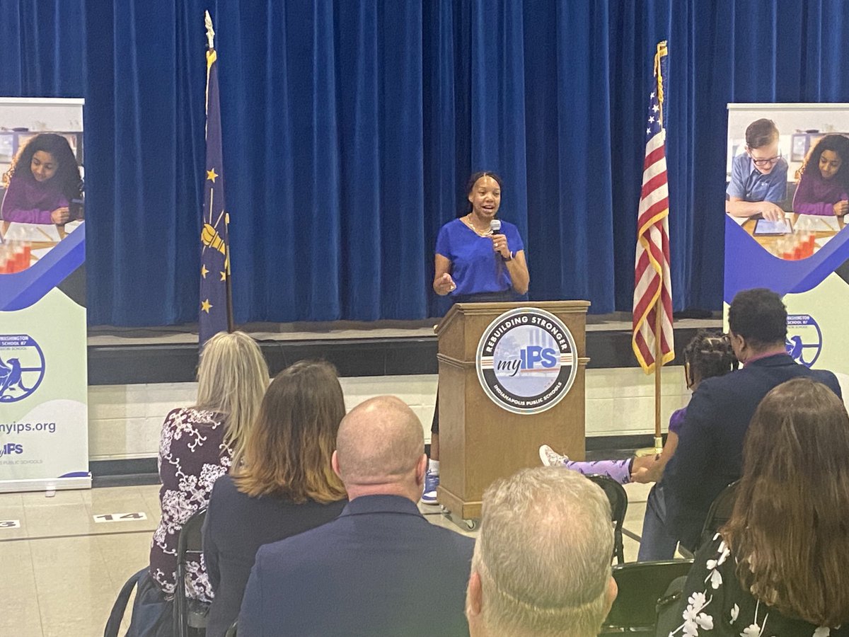 AleesiaLJohnson's tweet photo. Our second @IPSSchools groundbreaking celebration is in the books👏🏽! A beautiful day at @GWCarver87…so excited for what’s to come! 💙 #RebuildingStronger #WatchUsWork #TeamIPS https://t.co/gUAVntp2uc