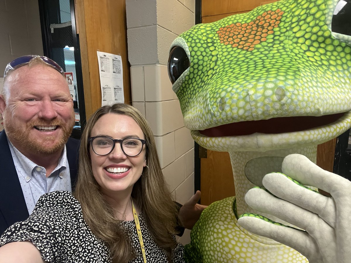 JulianneDenton's tweet photo. Last week we spent time together as a school celebrating all of the academic growth we have made. Kids AND teachers walked the red carpet, community partners came to cheer us on,& pride filled every inch of the room. I’m honored I get to be a part ot this team. #CardinalCrew ❤️✨ https://t.co/J4JPCcsCHS