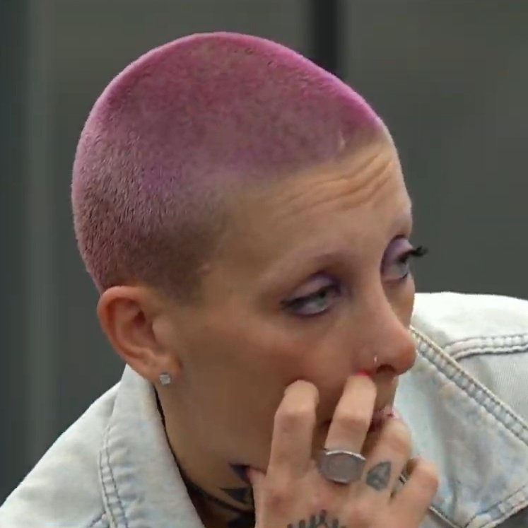 trolaniela's tweet photo. FURIA: "es el mismo protocolo que con el que entramos, auriculares, ojos tapados"

ZOE: "pero yo no entre asi..."

muda quede-
#granhermano https://t.co/VvaKwbOMbW