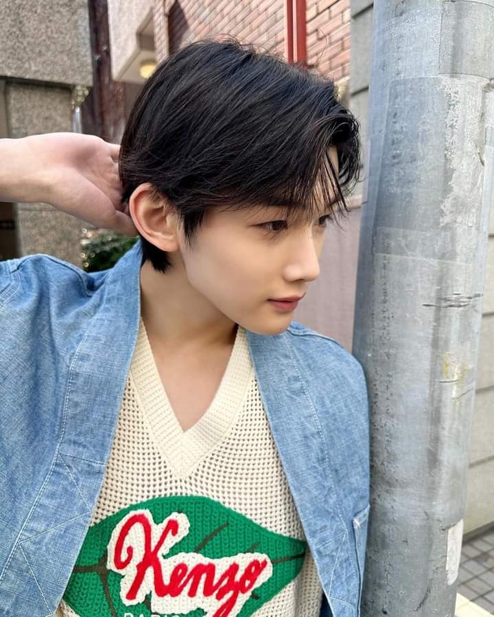 ssyjw_'s tweet photo. 240416 #andTEAM Instagram update 

🌳

©lvmh 
©lesliekeesuper
©supermagazinenyc

#andTEAM #앤팀 #TAKI #JO
#PR #lvmh #supermagazine
#lesliekee #superlvmh https://t.co/0qcD5lwODb