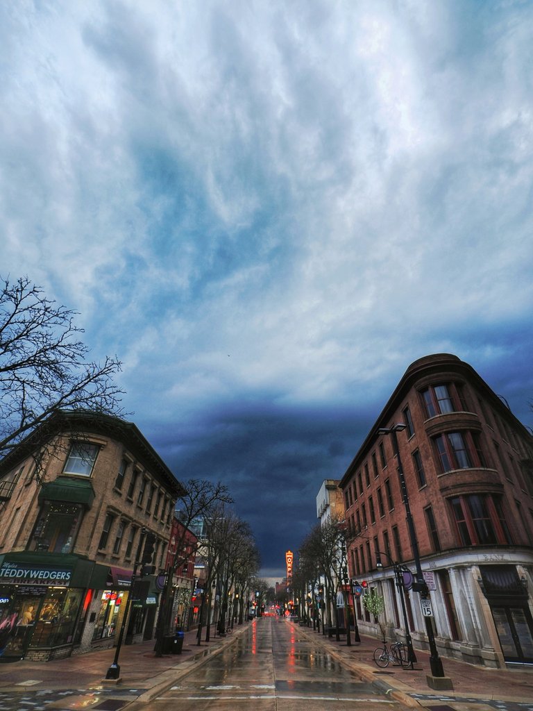 Stormy skies over State Street. Madison, WI. #wiwx #StormHour