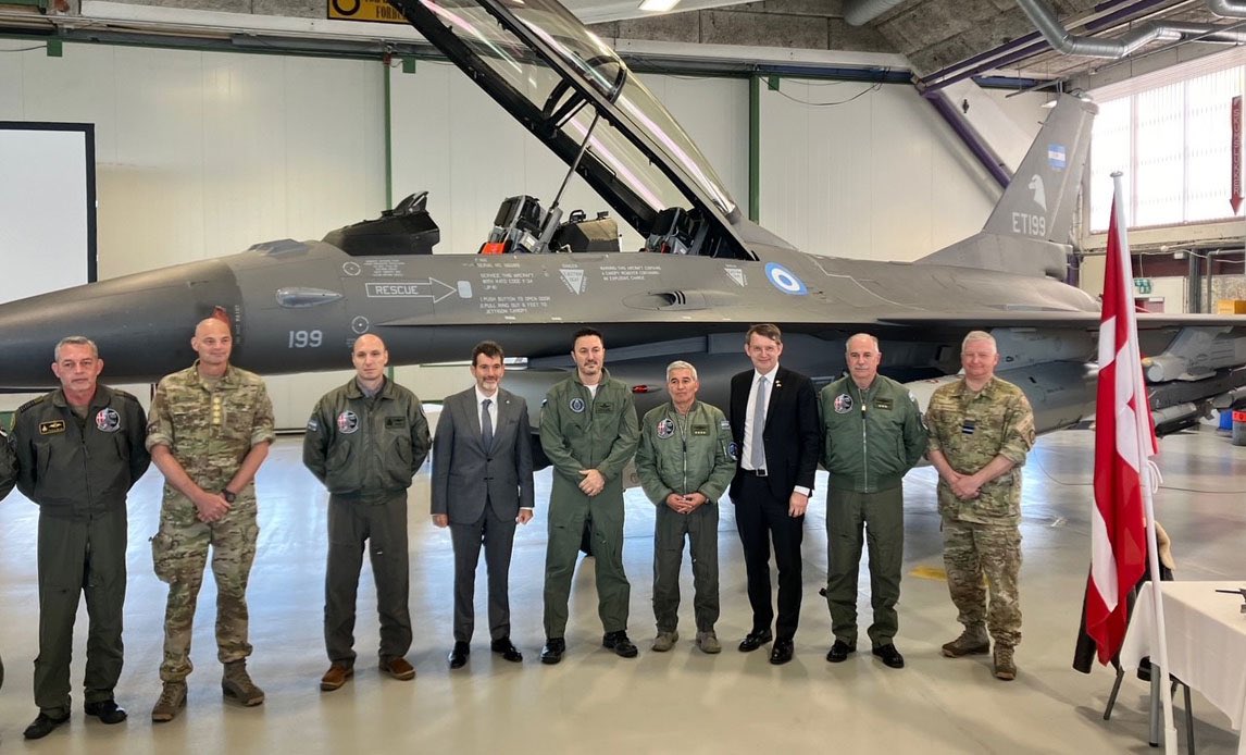 #Breaking: Argentina has officially signed for 24 ex-Danish F-16A/B aircraft in addition to Sidewinder and AMRAAM missiles. First photo of the first jet! #avgeeks #aviation #aviationdaily #aviationlovers #Argentina