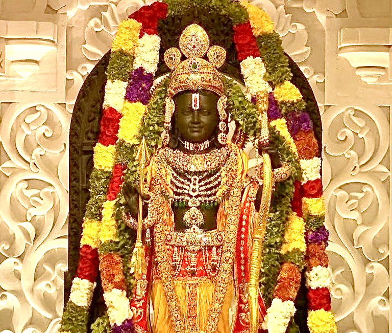 rohitksingh's tweet photo. भए प्रगट कृपाला दीनदयाला,
कौसल्या हितकारी ।
हरषित महतारी, मुनि मन हारी,
अद्भुत रूप बिचारी ॥
राम नवमी की हार्दिक शुभकामनाएँ 🙏🏼 https://t.co/8Gi2PsPfGS