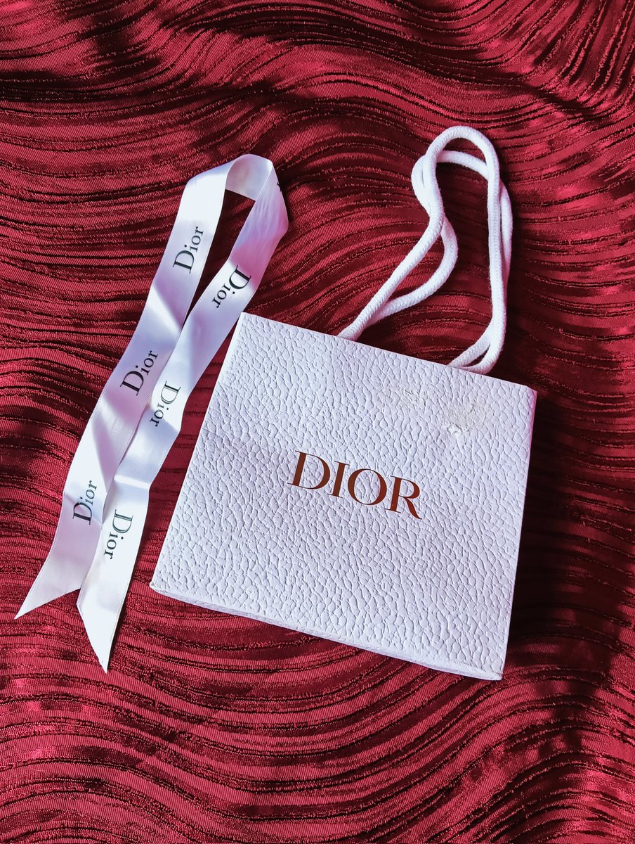 Arii__Shop1's tweet photo. Dior ถุงกระดาษของแท้พร้อมริบบิ้น
100.-
Chanel ถุงกระดาษของแท้
120.-
การ์ด happy birthday จาก Dior
85.-/89.-

ทุกชิ้นเป็นของแท้จากช้อป
ถ่ายจากสินค้าจริง

พิเศษสั่งในทวิตส่งฟรีทุกชิ้น
หรือจะสั่งในช้อปปี้ก็ได้ค่ะ
 https://t.co/MxsihtdSmA

#ถุงdior #ถุงchanel #dior #CHANEL #แบรนด์เนม https://t.co/8GsMh0sbCL