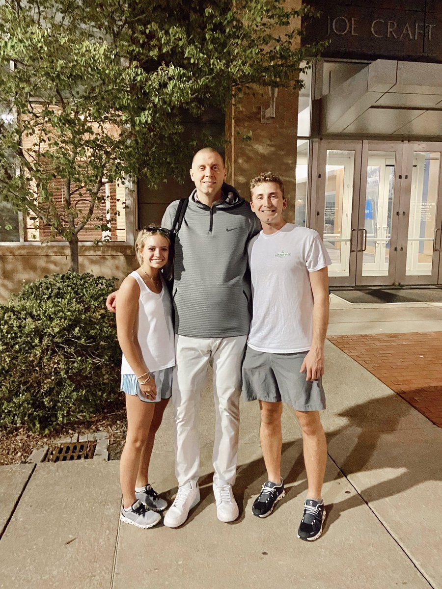 Ran into the coolest Wildcat while walking on campus tonight!! I am very lucky to be a Wildcat during the Pope Era!! 😽💙✨