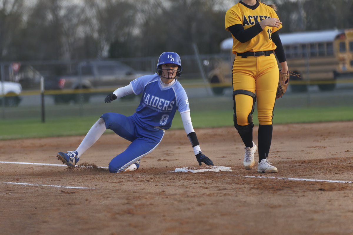 mary_suzan8's tweet photo. Another career goal tonight… 300 Career Runs scored. #bluemapcHAsin #keepbreakingrecords @MaxPreps https://t.co/ylyCS15ztO